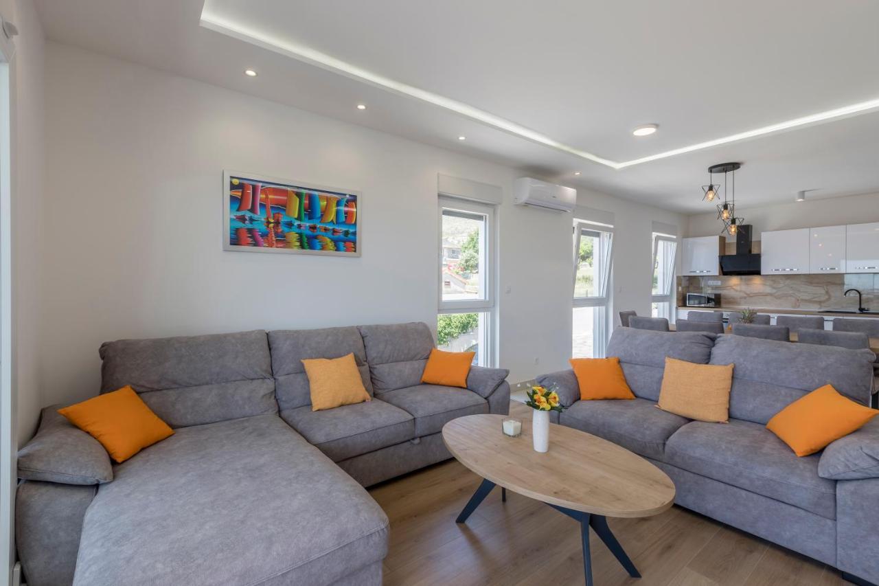 Luxury Villa La Nonna Ana - Heated Pool, Sea View, Near Split Kaštela Εξωτερικό φωτογραφία