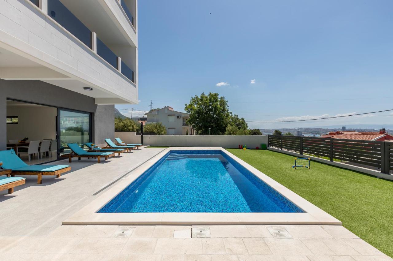 Luxury Villa La Nonna Ana - Heated Pool, Sea View, Near Split Kaštela Εξωτερικό φωτογραφία