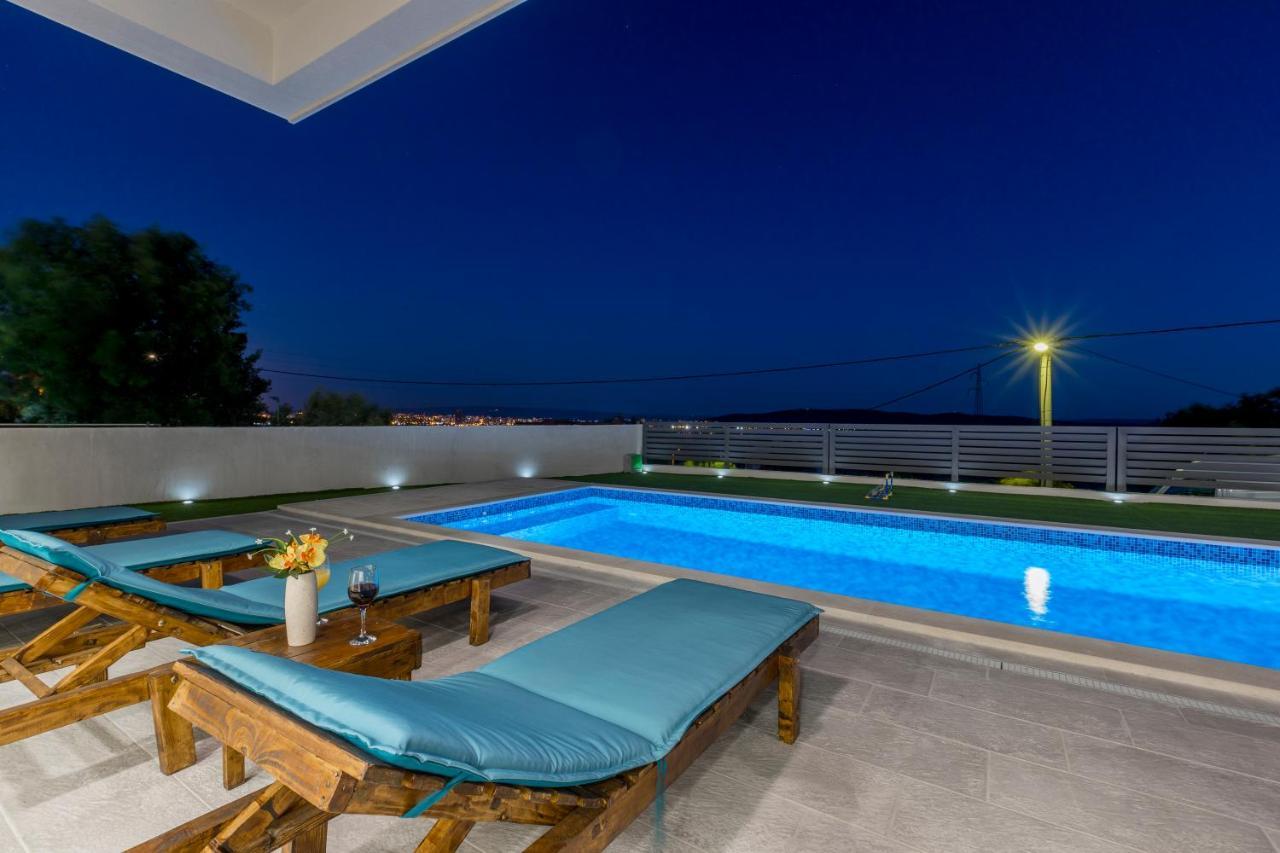 Luxury Villa La Nonna Ana - Heated Pool, Sea View, Near Split Kaštela Εξωτερικό φωτογραφία