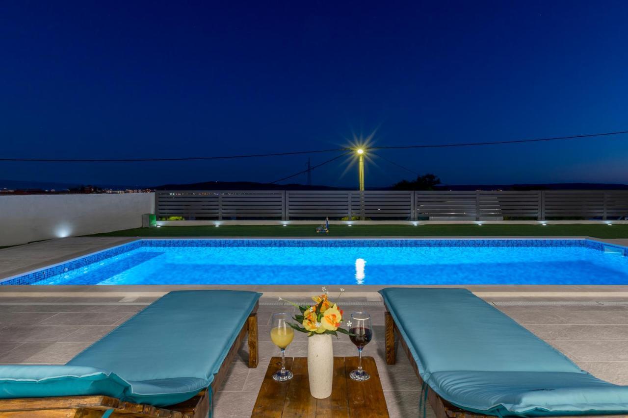 Luxury Villa La Nonna Ana - Heated Pool, Sea View, Near Split Kaštela Εξωτερικό φωτογραφία